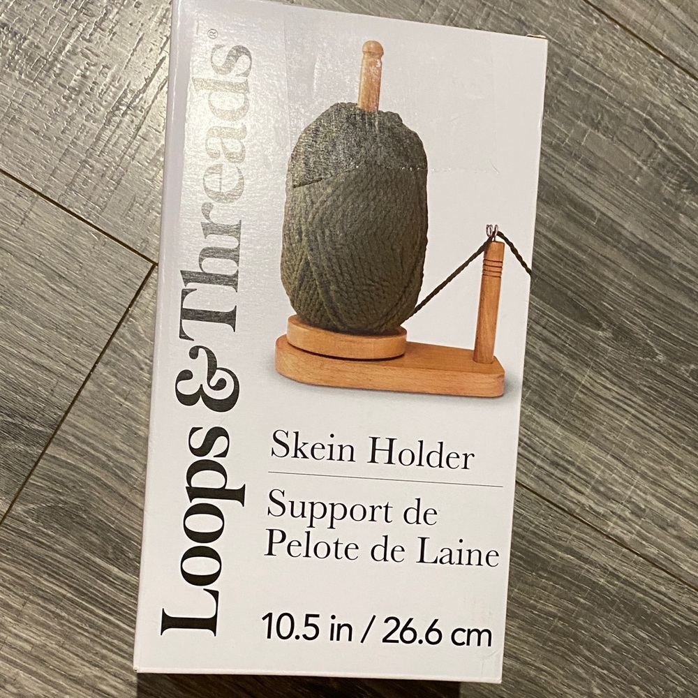Loops & Threads Skein Holder